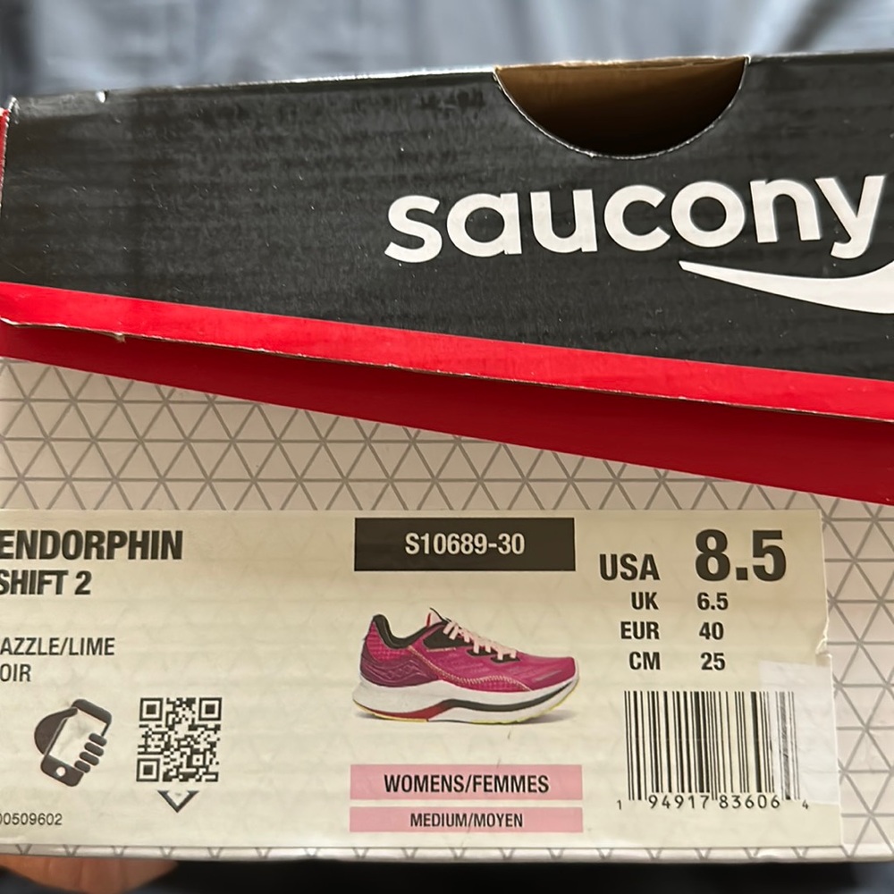 Women’s Saucony Endorphin Shift 2 Razzle